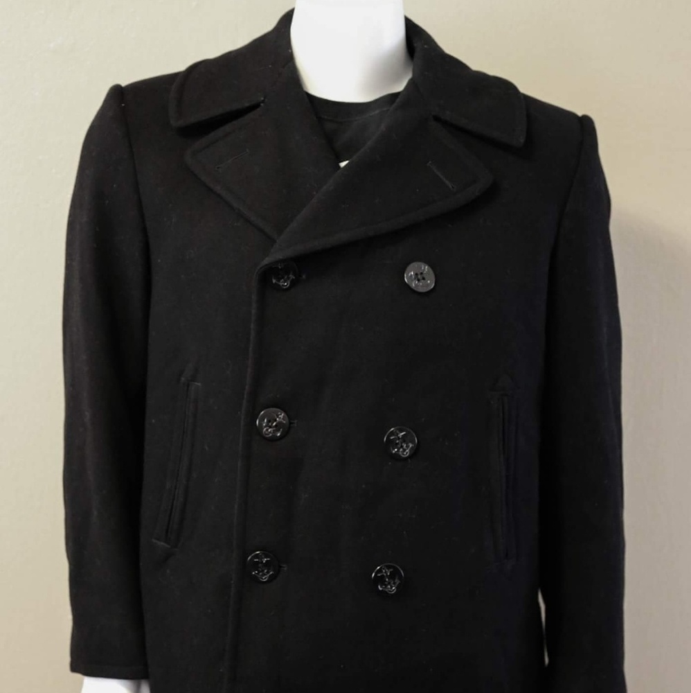 Authentic Enlisted Men's Navy Issue Peacoat! Large